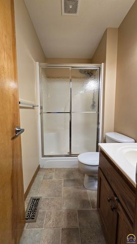 4148 SW Moundview DR, Topeka, KS 66610