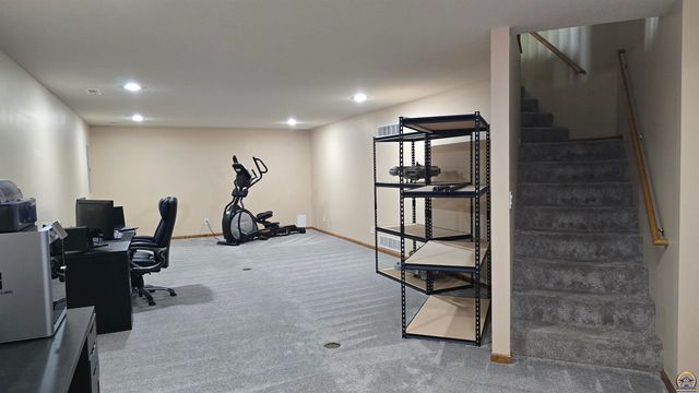 4148 SW Moundview DR, Topeka, KS 66610