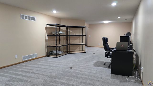 4148 SW Moundview DR, Topeka, KS 66610