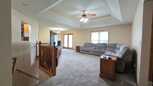 4148 SW Moundview DR, Topeka, KS 66610
