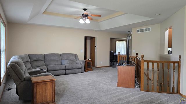 4148 SW Moundview DR, Topeka, KS 66610