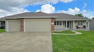 4148 SW Moundview DR, Topeka, KS 66610