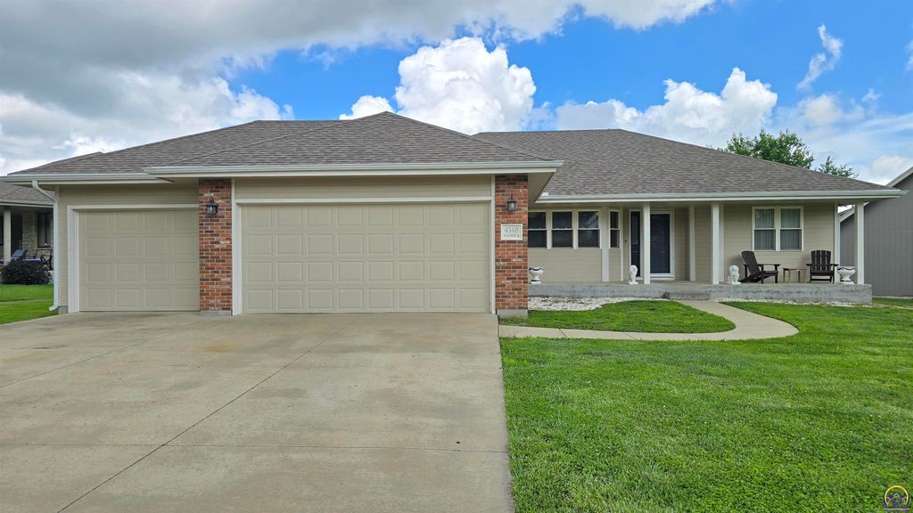 4148 SW Moundview DR, Topeka, KS 66610