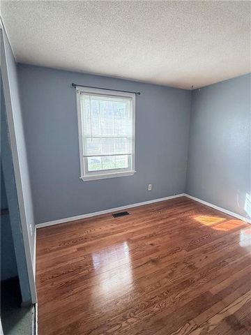 2401 Bittersweet Lane, St Joseph, MO 64503