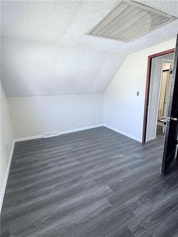 2401 Bittersweet Lane, St Joseph, MO 64503