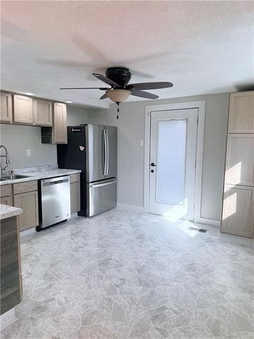 2401 Bittersweet Lane, St Joseph, MO 64503