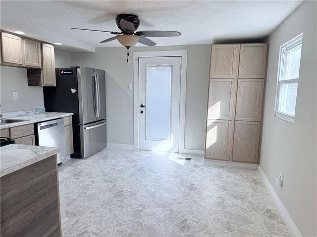 2401 Bittersweet Lane, St Joseph, MO 64503