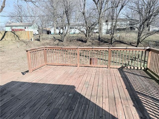 2401 Bittersweet Lane, St Joseph, MO 64503