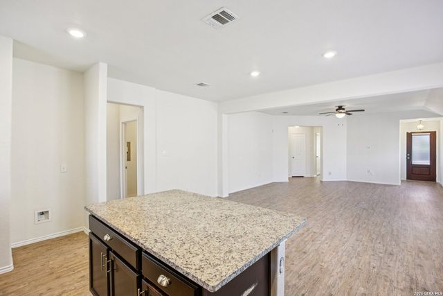 160 Field Rdg, New Braunfels, TX 78130