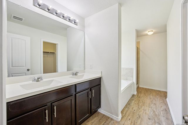 160 Field Rdg, New Braunfels, TX 78130