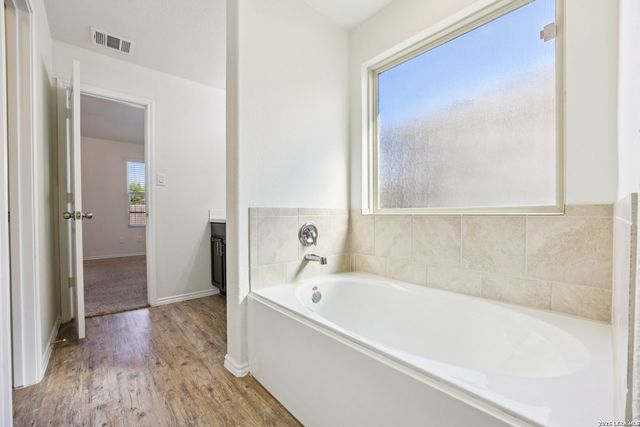 160 Field Rdg, New Braunfels, TX 78130