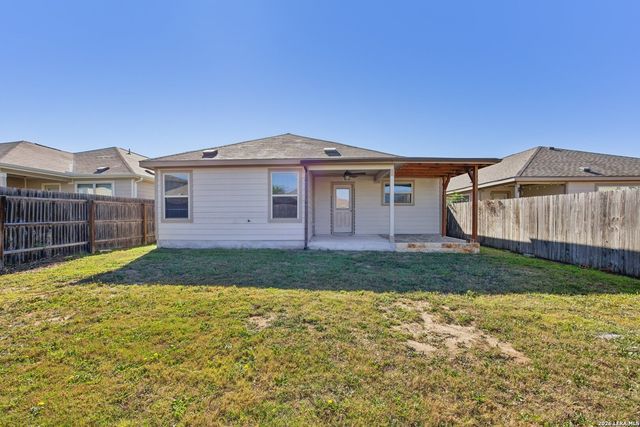 160 Field Rdg, New Braunfels, TX 78130