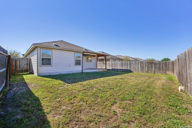 160 Field Rdg, New Braunfels, TX 78130
