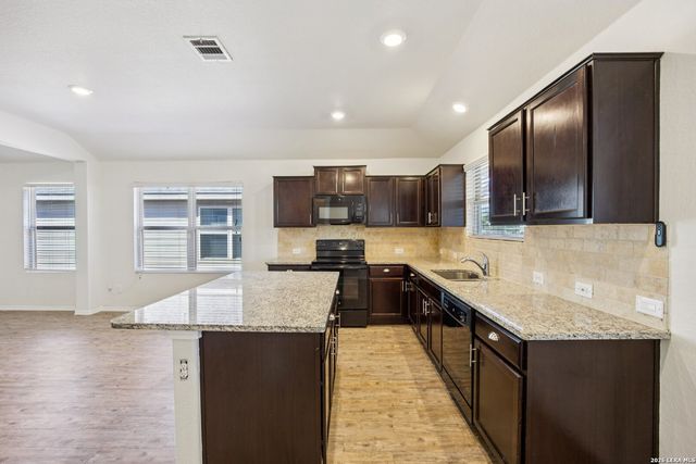 160 Field Rdg, New Braunfels, TX 78130