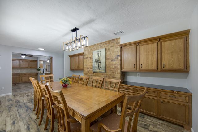 802 Sentinel Oaks, Pinehurst, TX 77362