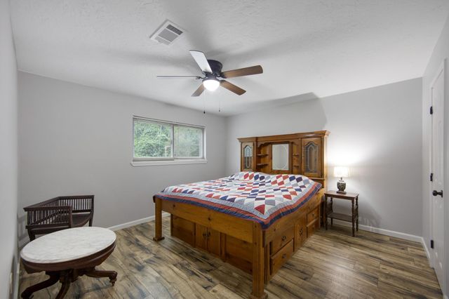 802 Sentinel Oaks, Pinehurst, TX 77362