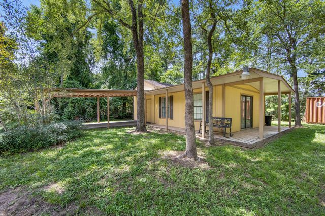 802 Sentinel Oaks, Pinehurst, TX 77362