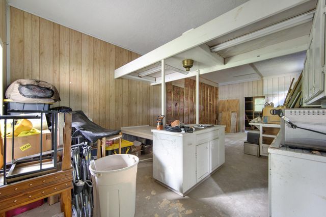 802 Sentinel Oaks, Pinehurst, TX 77362