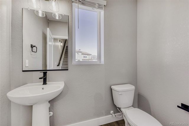 15514 W Washburn Avenue, Lakewood, CO 80228