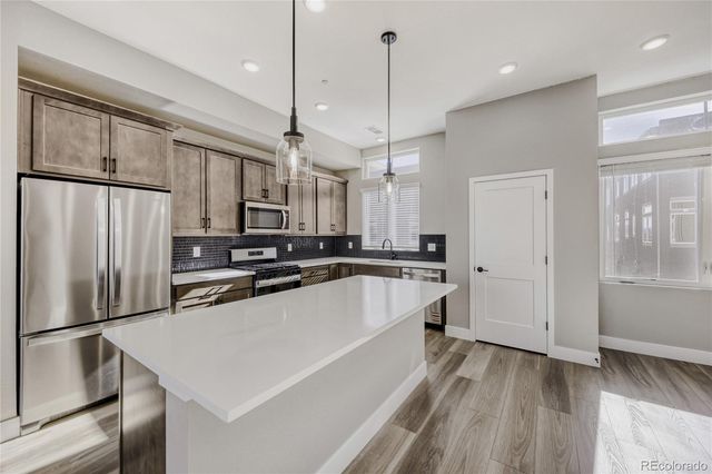 15514 W Washburn Avenue, Lakewood, CO 80228