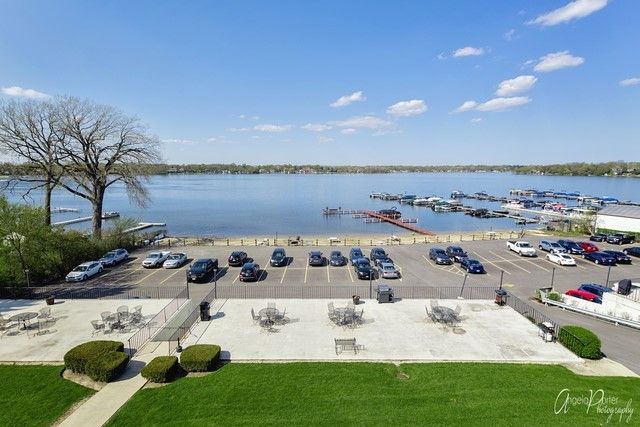 211 E Liberty Street 4, Wauconda, IL 60084