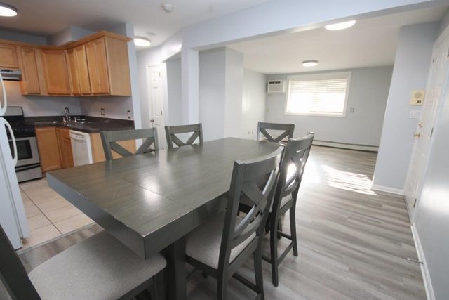 211 E Liberty Street 4, Wauconda, IL 60084