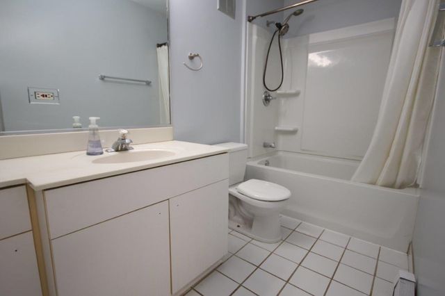 211 E Liberty Street 4, Wauconda, IL 60084