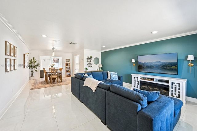 8900 SW 7th St, Boca Raton, FL 33433