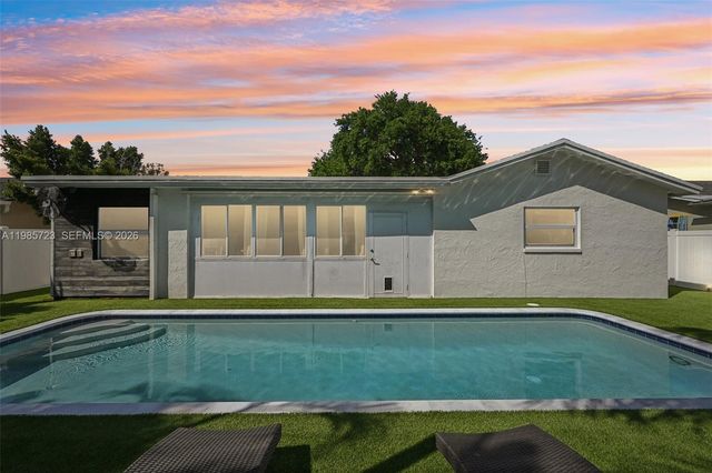 8900 SW 7th St, Boca Raton, FL 33433