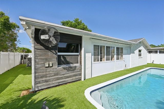 8900 SW 7th St, Boca Raton, FL 33433