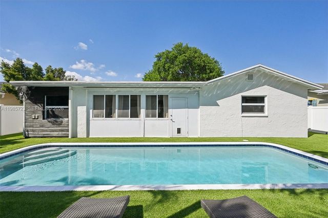 8900 SW 7th St, Boca Raton, FL 33433