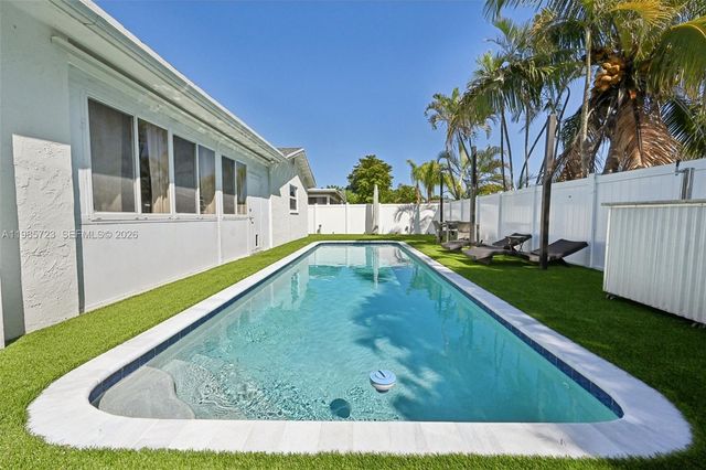 8900 SW 7th St, Boca Raton, FL 33433