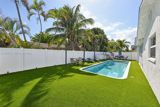 8900 SW 7th St, Boca Raton, FL 33433