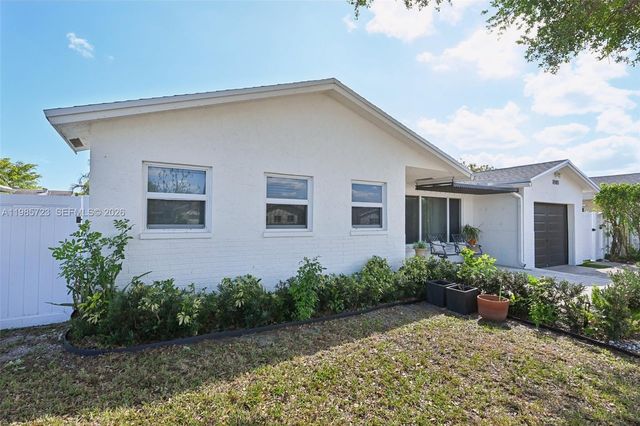 8900 SW 7th St, Boca Raton, FL 33433