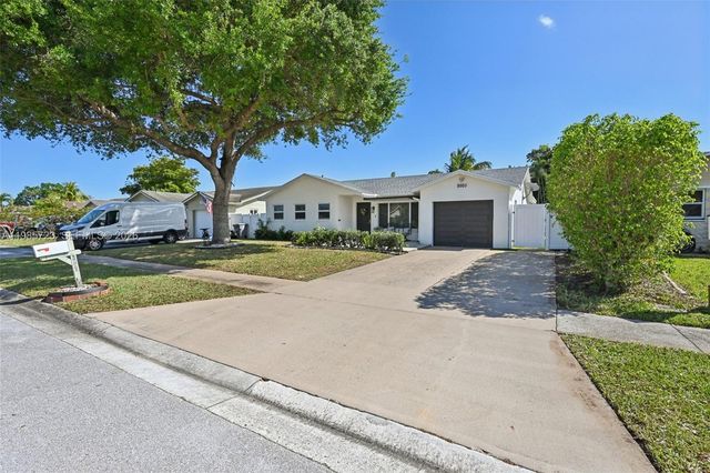 8900 SW 7th St, Boca Raton, FL 33433