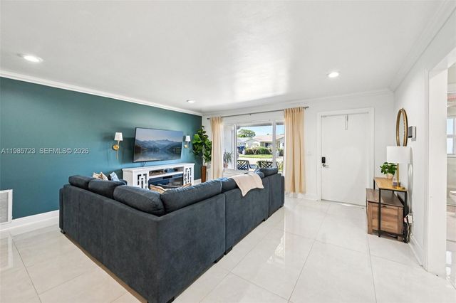 8900 SW 7th St, Boca Raton, FL 33433