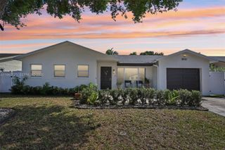 8900 SW 7th St, Boca Raton, FL 33433