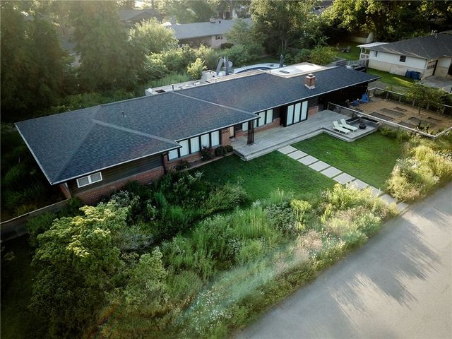 307 Crestview Drive, Bentonville, AR 72712