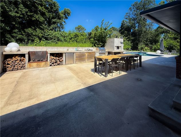 307 Crestview Drive, Bentonville, AR 72712