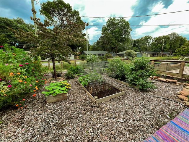 307 Crestview Drive, Bentonville, AR 72712