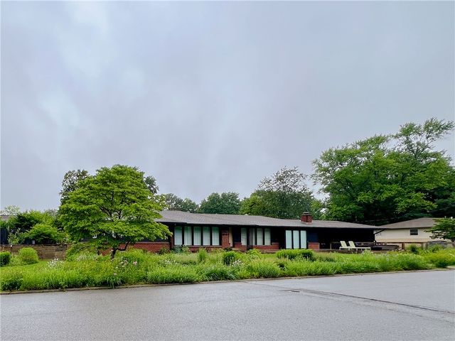 307 Crestview Drive, Bentonville, AR 72712