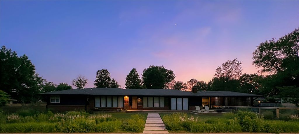 307 Crestview Drive, Bentonville, AR 72712