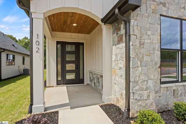102 Adrian Way, Simpsonville, SC 29680