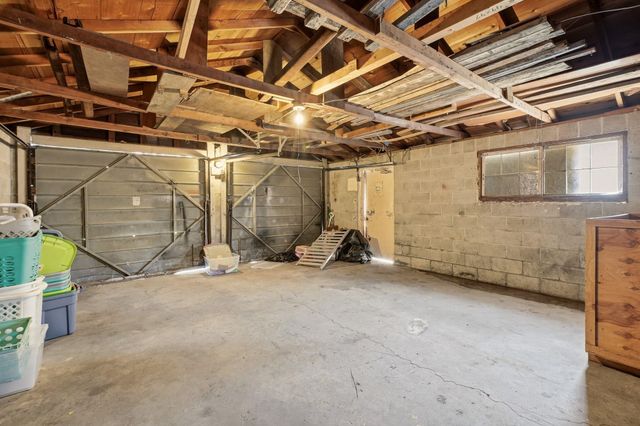 4013 N Whitehouse St, Spokane, WA 99205