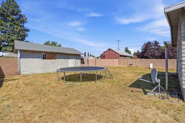 4013 N Whitehouse St, Spokane, WA 99205