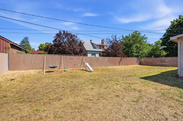 4013 N Whitehouse St, Spokane, WA 99205