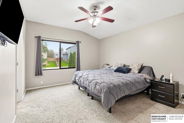 815 Clearwater Drive, Papillion, NE 68046