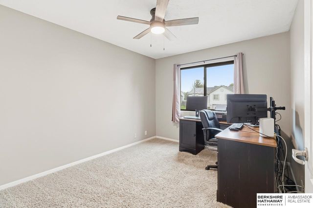 815 Clearwater Drive, Papillion, NE 68046