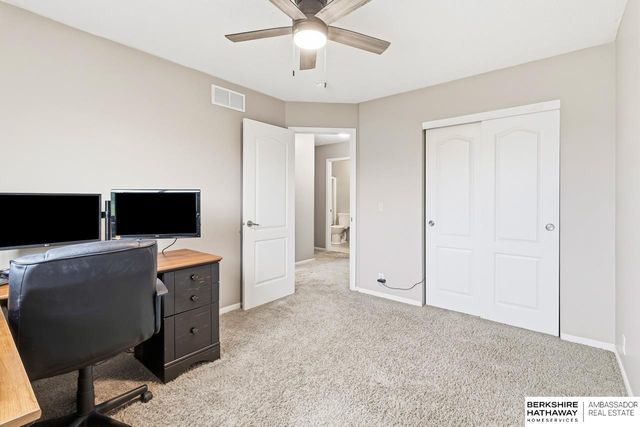 815 Clearwater Drive, Papillion, NE 68046