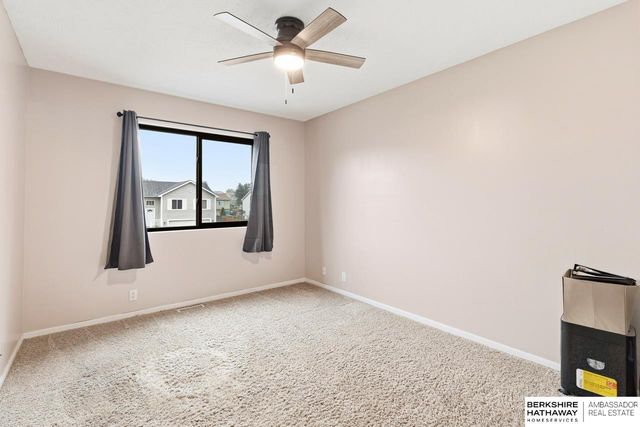 815 Clearwater Drive, Papillion, NE 68046